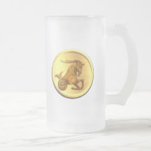 Tasse de bière givrée par zodiaque de Capricorne