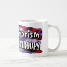 Tasse de café de terrorisme de combat