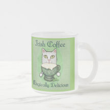 Tasse de chat de café irlandais du jour de St Patr