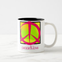 Tasse de paix et d'amour