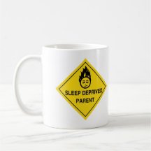 Tasse de parent déshéritée par sommeil