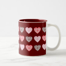Tasse de Saint-Valentin de coeurs de damassé