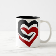 Tasse enlacée de coeurs
