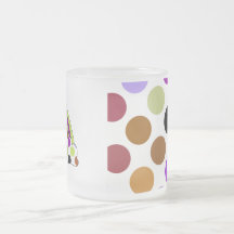 Tasse fraîche d'arc-en-ciel de point de polka