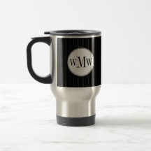 Tasse noire de monogramme de filet