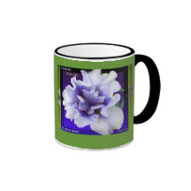 Tasse pieuse de femme
