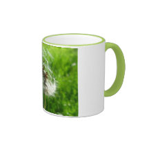 Tasse verte de pissenlit