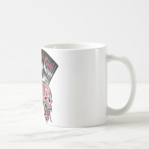 Tatouage de crâne de rocker punk tasse