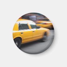 Taxi jaune expédiant de ville de NY avec la tache  Magnets
