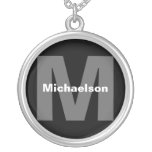 Texte fait sur commande noir et blanc de monogramm pendentif