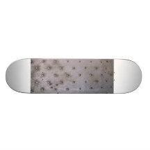 Tôle d'acier grunge avec des rivets plateaux de planche à roulettes