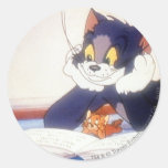 Tom et Jerry ont lu un livre Autocollants Ronds