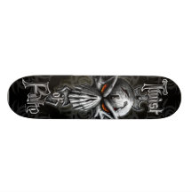 Torsion de planche à roulettes de crâne de destin