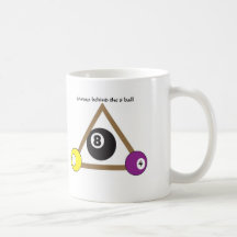 toujours derrière la boule huit tasses à café