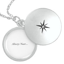 "Toujours près" du pendentif