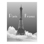 Tour Eiffel de Paris flotte en carte postale de nu