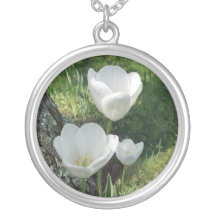 Trio blanc de fleur de tulipes collier