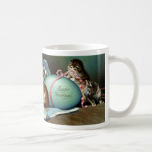 Trois chats et grand oeuf de pâques bleu tasse