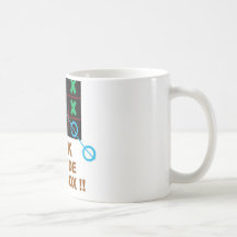 Trouvez l'extérieur plein mug à café