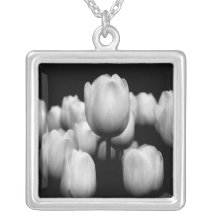 Tulipes argentées collier personnalisé