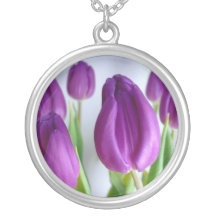 Tulipes pourpres colliers