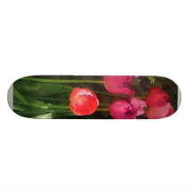 Tulipes roses dans le jardin skateboards personnalisables