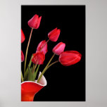 Tulipes rouges sur l'affiche noire