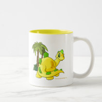 Tyrannian Chomby jaune regardant fixement tasses