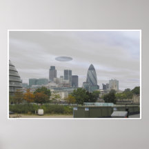 UFO au-dessus de Londres Posters
