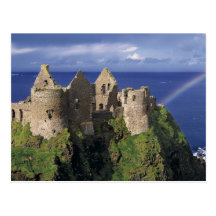 Un arc-en-ciel heurte le château médiéval de Dunlu Carte Postale