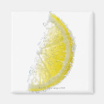 Un fruit organique mûr juteux de cale de citron su magnets pour réfrigérateur