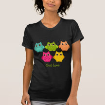 Un groupe lumineux de hiboux t-shirts