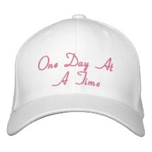 Un jour à la fois casquettes brodées