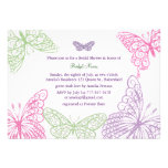Un lilas nuptiale d'invitation de douche du flotte
