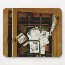 Un trompe - l ' oeil d'un placard vitré ouvert tapis de souris