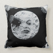 Un voyage à la lune (noire et blanche) oreillers