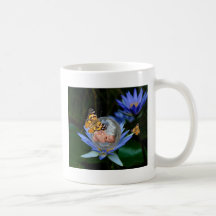 Une bulle mignonne de papillon de lis de bébé mug à café