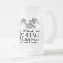 Une foule bien armée est… tasses à café