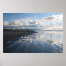 Une promenade sur la plage posters