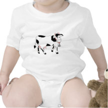 Vache noire et blanche barboteuse