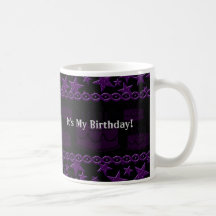 Vedette du rock de gâteau d'anniversaire dans le p tasse