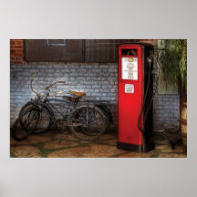 Vélo - deux vélos et une pompe à gaz posters