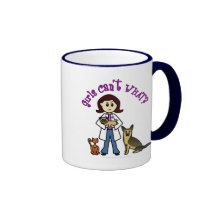 Vétérinaire féminin léger tasse