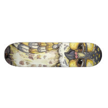 Vieille planche à roulettes sage de hibou