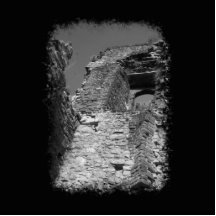 Vieux bâtiment. Murs en pierre avec la fenêtre Photo En Relief