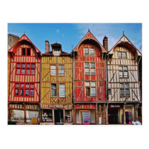 Vieux bâtiments en carte postale de Troyes France