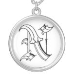 Vieux collier anglais de l'initiale N