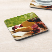 Vin, fromage et fruit de campagne sous-bocks