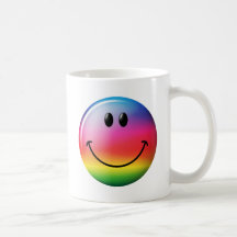 Visage de smiley d'arc-en-ciel tasse