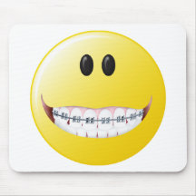 Visage de smiley de croisillons tapis de souris